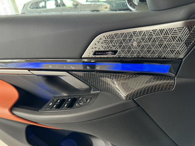 BMW M5 New Energy car image #16