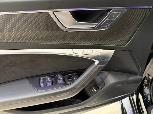 Audi RS 6 2021 car image #16