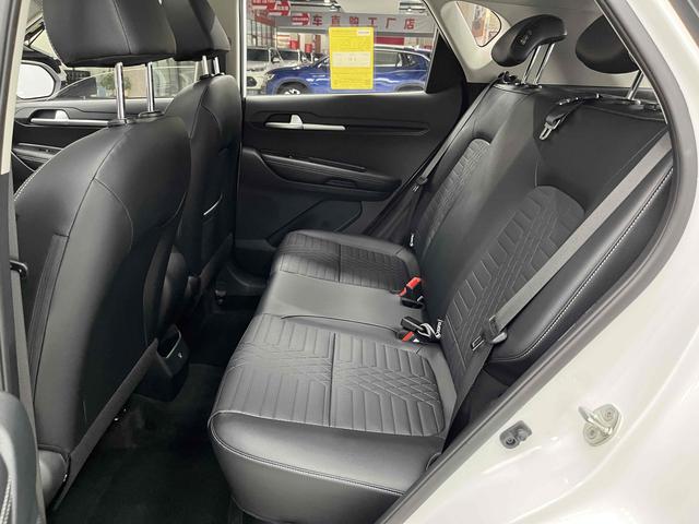 Kia Sonet 2024 immagine di auto #16