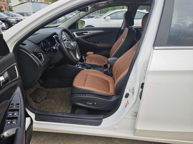 Changan EadoPHEV 2018 immagine di auto #16