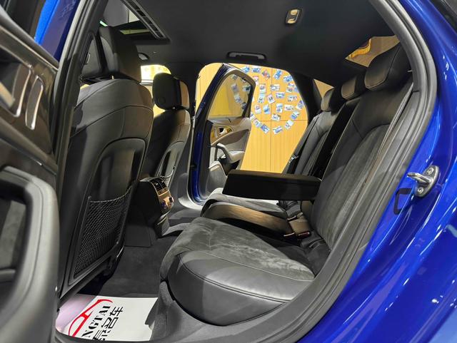 Audi S6 2017 car image #16