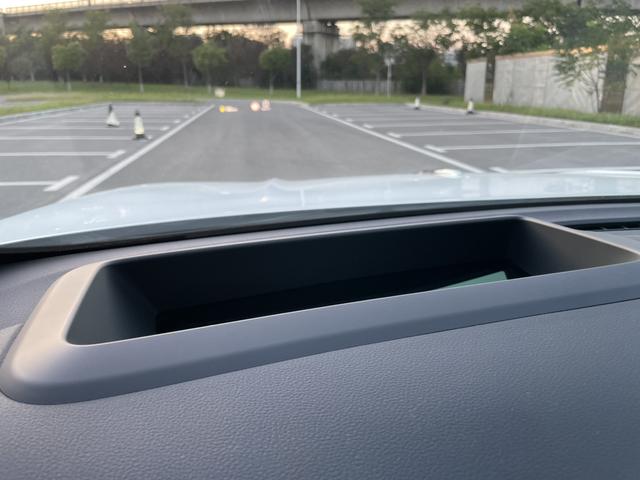 HongQi HS3 2023 car image #16