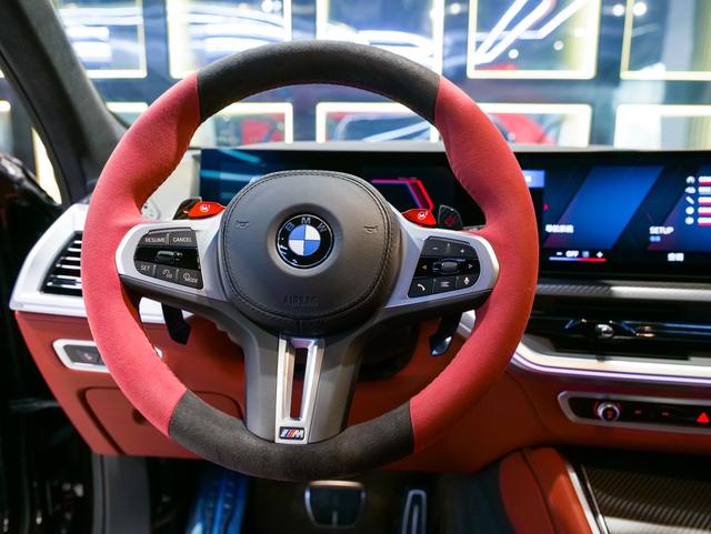 BMW XM 2024 car image #16