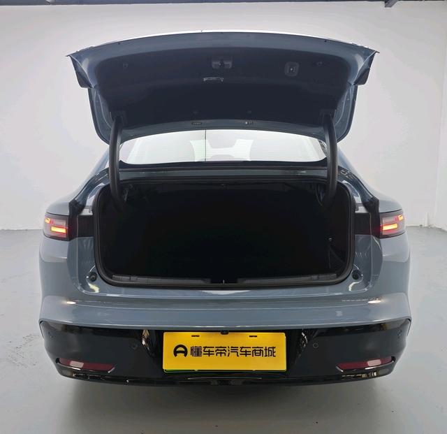 零跑汽车 零跑B01 2025 汽车图片 #16