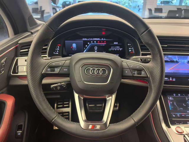 Audi SQ7 2024 car image #16