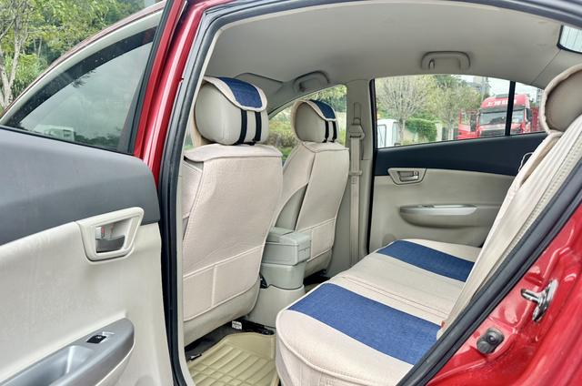 Changan Alsvin V5 2014 car image #16