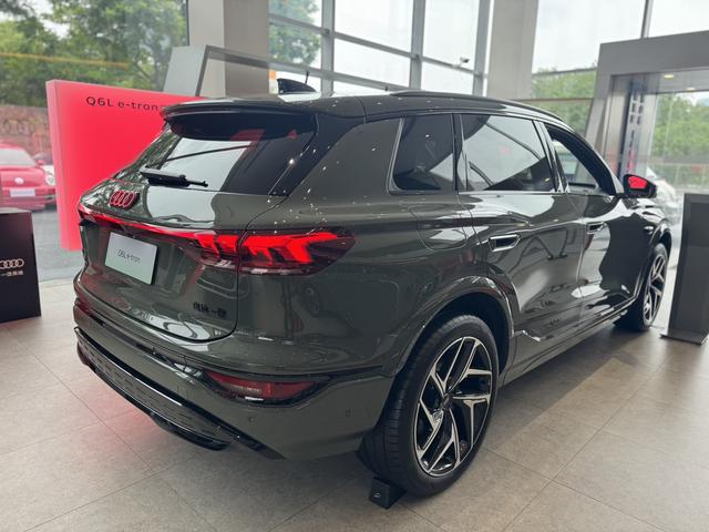 Audi Q6L Sportback e-tron 2025 car image #16