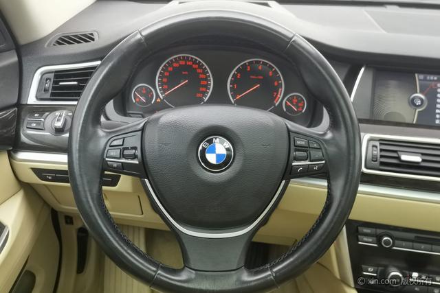 BMW 5 Series GT 2011 immagine di auto #16