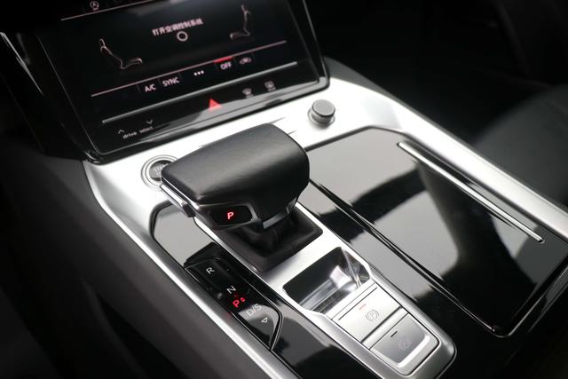 Audi Q6 2023 imagem de carro #16