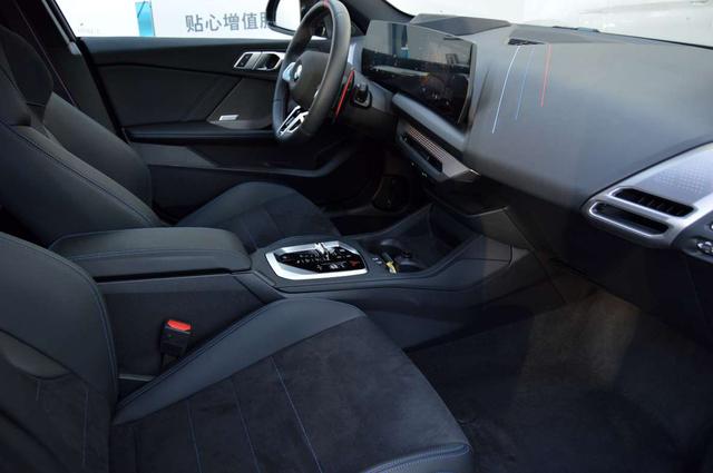 BMW 2 Series immagine di auto #16