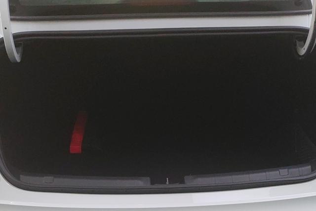 零跑汽车 零跑B01 2025 汽车图片 #16