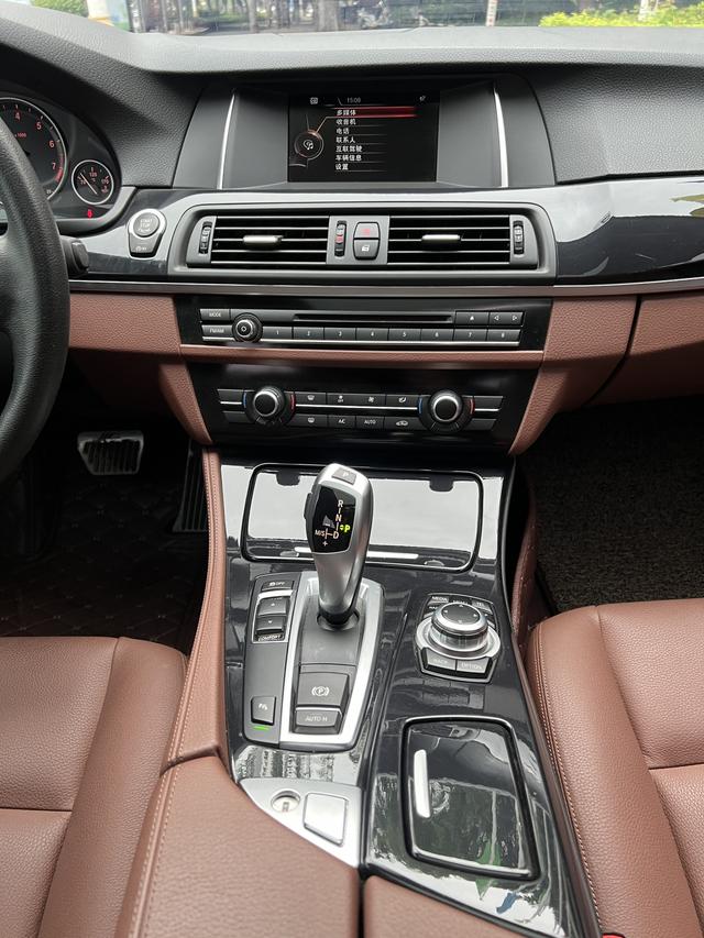 BMW 5 Series (Imported) 2016 #16 BMW 5 Series (Imported) 2016 imagem de carro #16