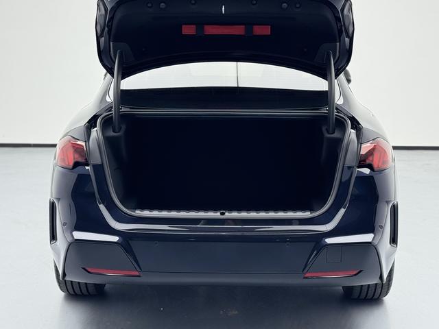 BMW 2 Series 2025 car image #16