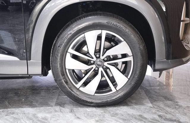 Audi Q6 2025 imagem de carro #16