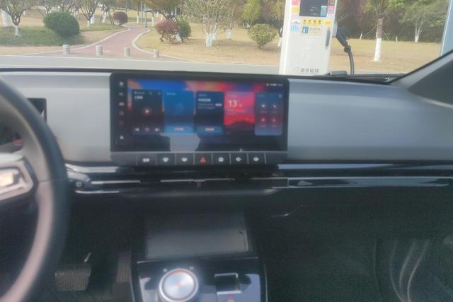 MG 4 EV 2024 car image #16