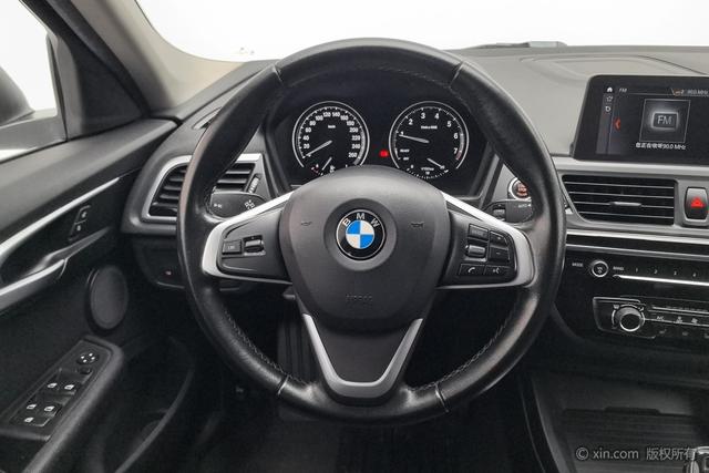 BMW 1 Series 2019 car image #16
