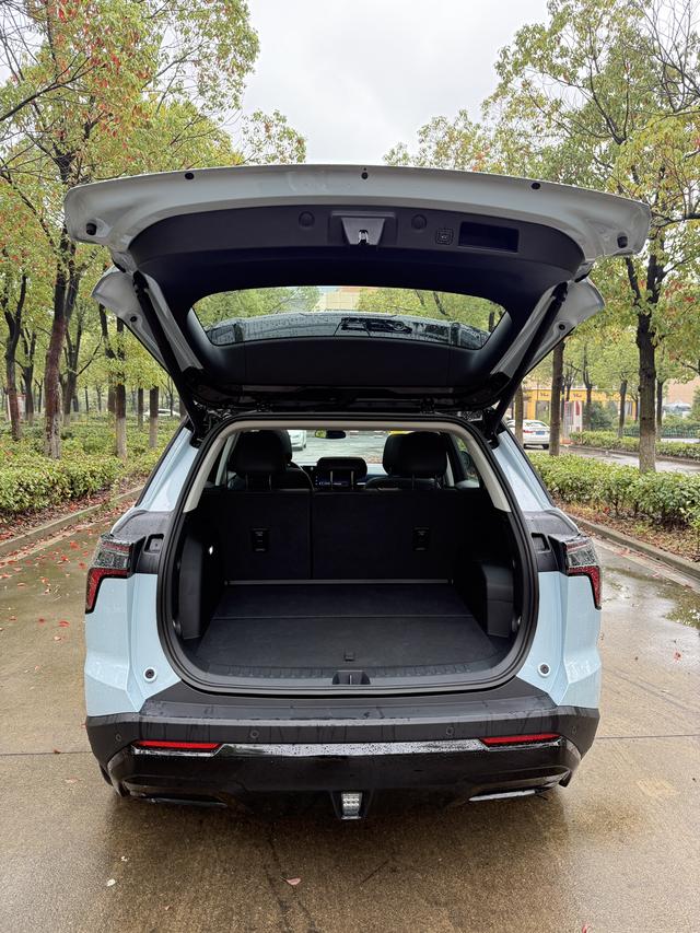 Chevrolet Equinox Plus 2025 #16 Chevrolet Equinox Plus 2025 car image #16