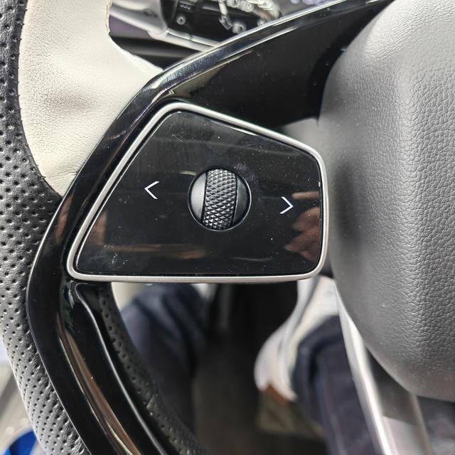 哪吒汽车 哪吒S 2024 #16 哪吒汽车 哪吒S 2024 汽车图片 #16