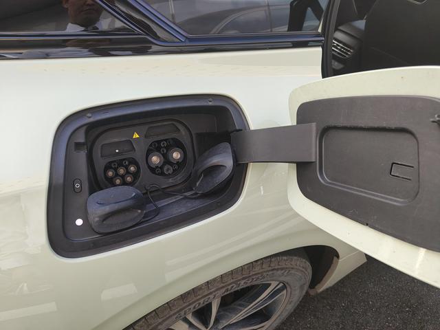 HongQi EH7 2024 car image #16