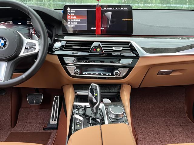 BMW 6 Series GT 2023 car image #16