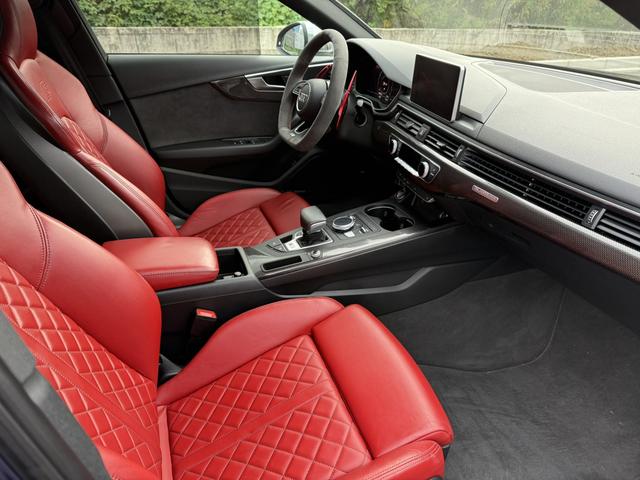 Audi S4 2019 car image #16