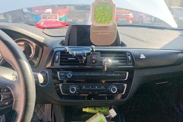 BMW 1 Series (Imported) 2019 #16 BMW 1 Series (Imported) 2019 car image #16