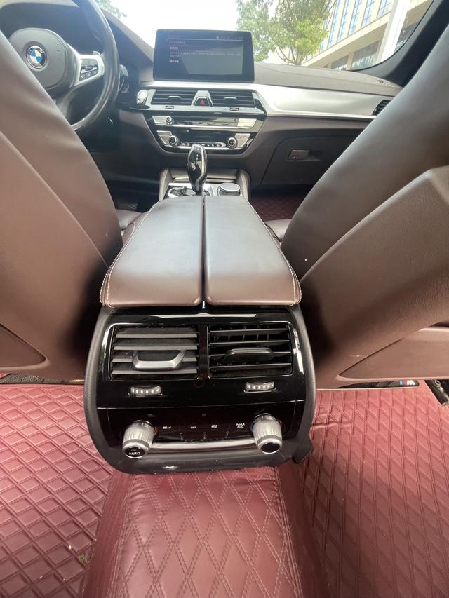 BMW M8 2020 car image #16