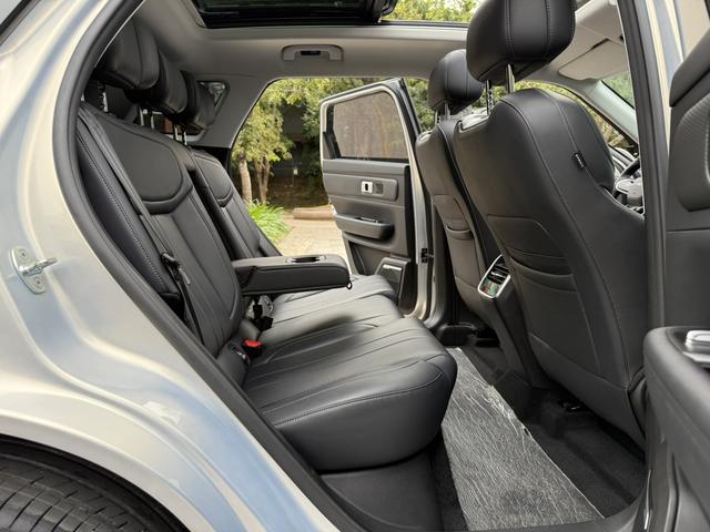 Chery Exploration 06 C-DM 2024 immagine di auto #16