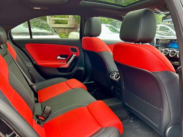 Mercedes-Benz A AMG 2025 image de voiture #16