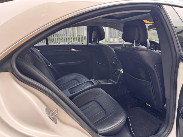 Mercedes-Benz CLS Class 2015 car image #16