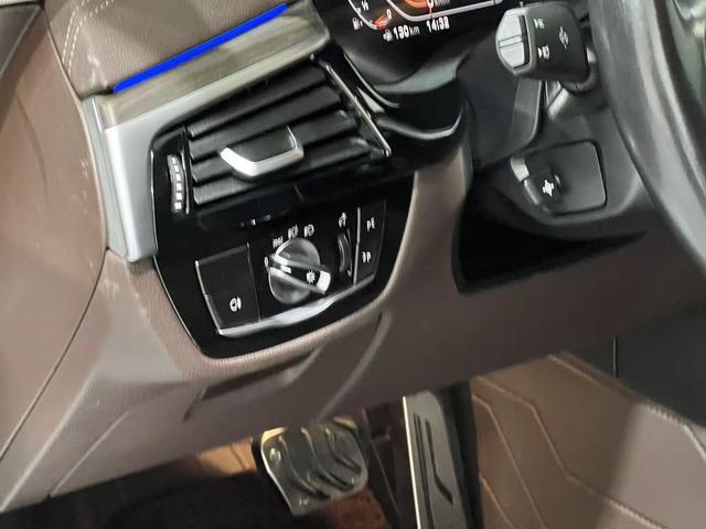 BMW i5 M60 2019 #16 BMW i5 M60 2019 car image #16