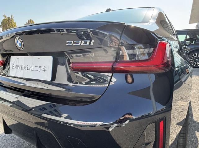 BMW M760Le 2024 #16 BMW M760Le 2024 car image #16