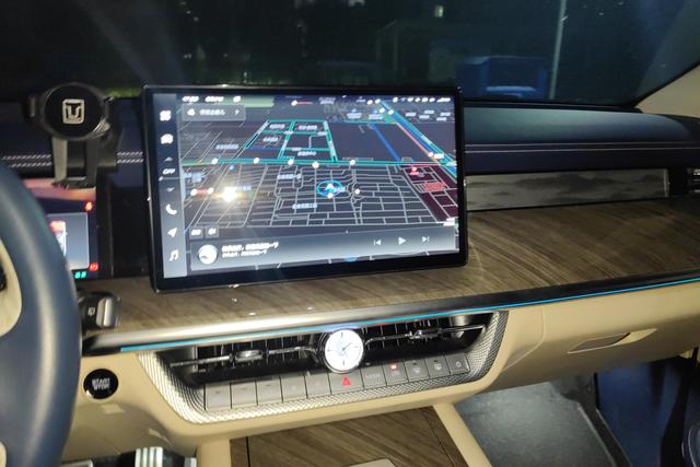 Tank 500 2022 imagen de coche #16