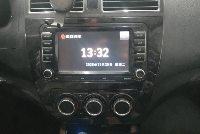 Forthing JOYEAR X5 2015 imagen de coche #16