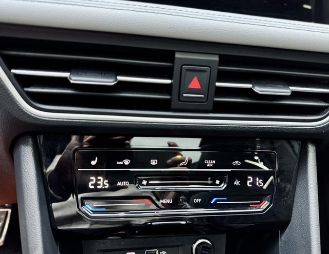 Volkswagen Tiguan L 2023 car image #16