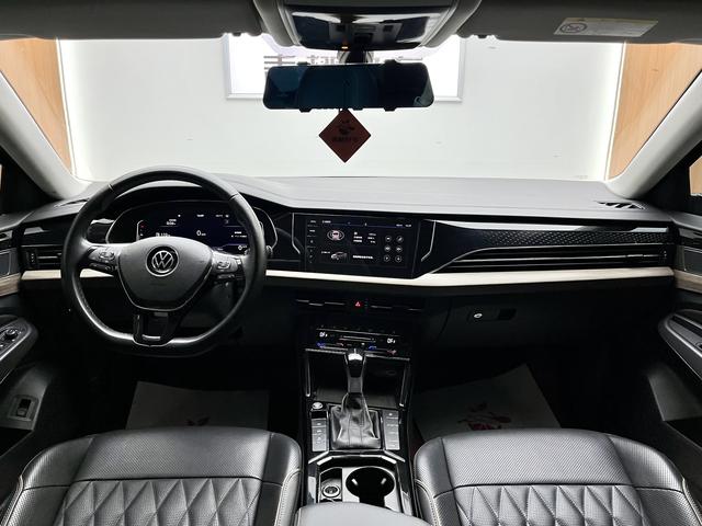 Volkswagen Passat 2020 car image #16