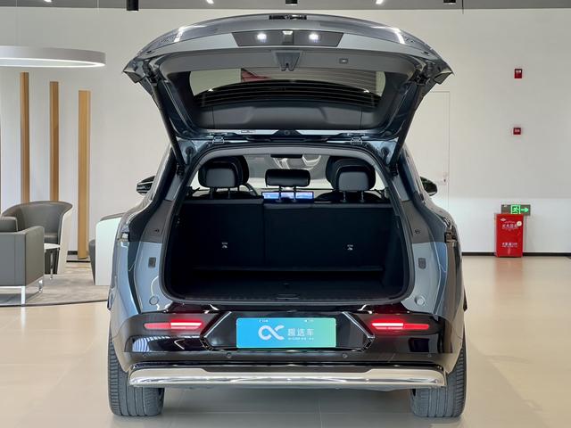 Zeekr 7X 2024 car image #16