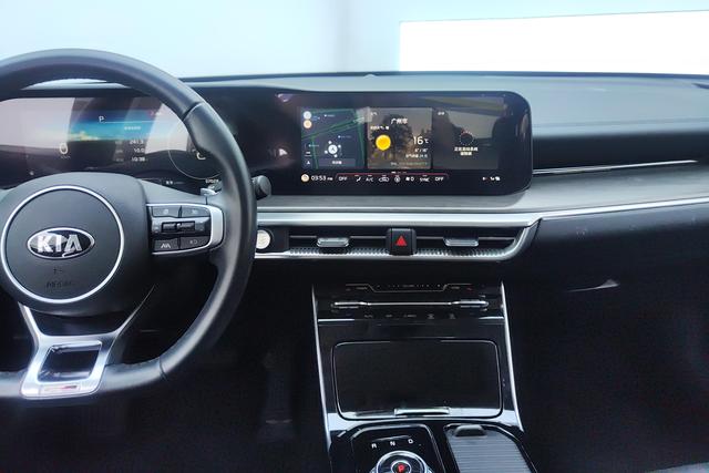 Kia K5 2021 car image #16