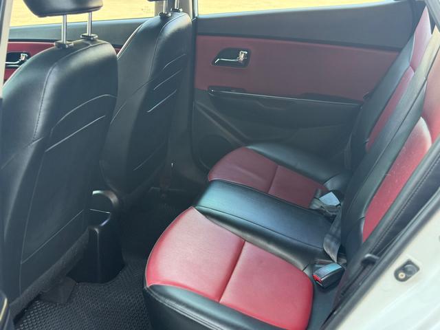 Kia K2 2014 car image #16