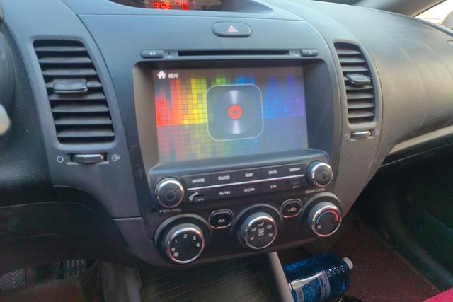 Kia K3 2015 car image #16
