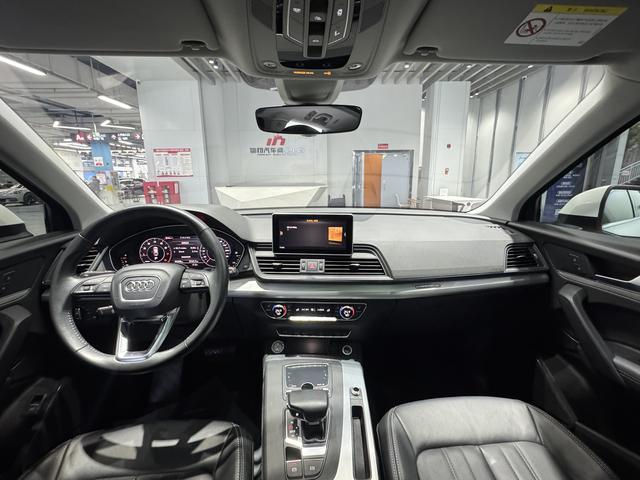 Audi Q5L 2020 car image #16