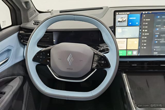 Livan 7 2023 car image #16