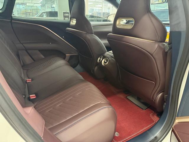 Avatr 11 2024 car image #16