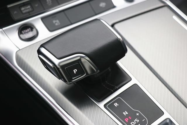 Audi A7L 2023 immagine di auto #16