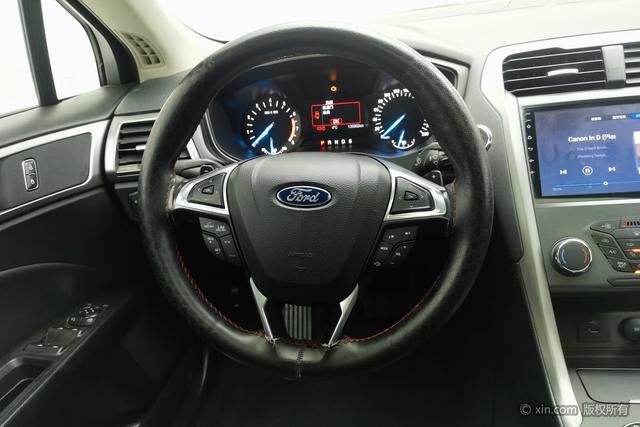 Ford Mondeo 2018 car image #16