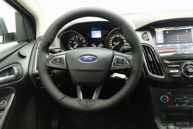 Ford Focus 2015 car image #16