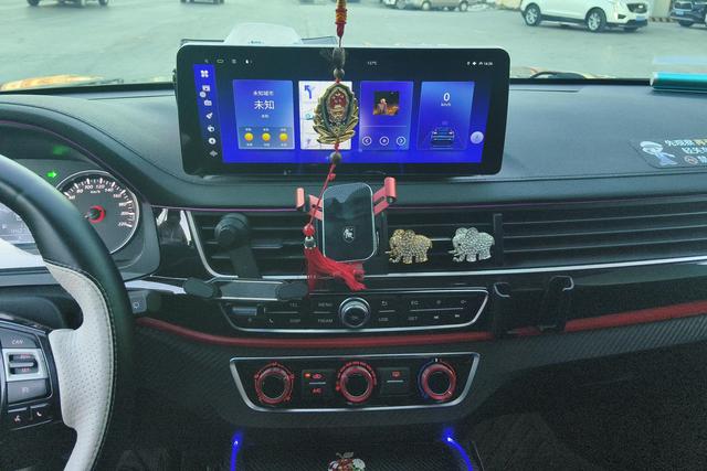 Forthing T5 L 2022 car image #16