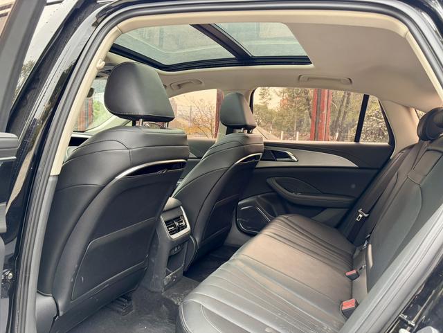 HongQi H5 2023 car image #16