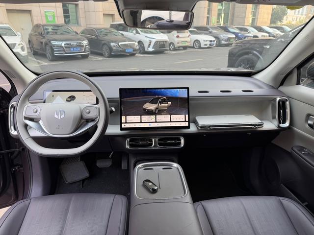 零跑汽车 零跑B10 2025 汽车图片 #16