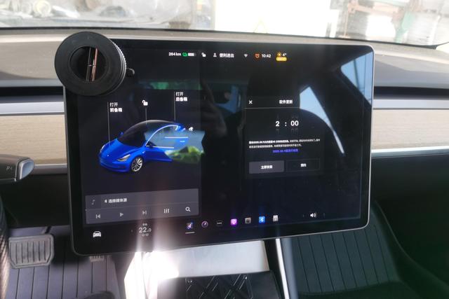 Tesla Model 3 2020 car image #16